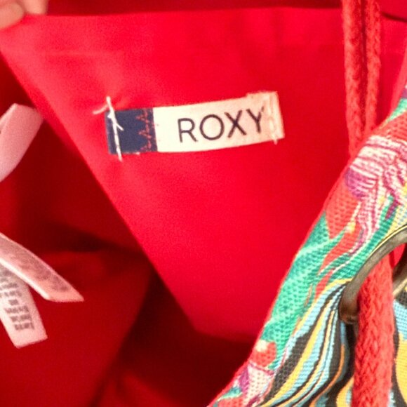 Roxy Tropical Print Red Canvas & Straw Bucket Bag Crossbody NWOT - Picture 6 of 9